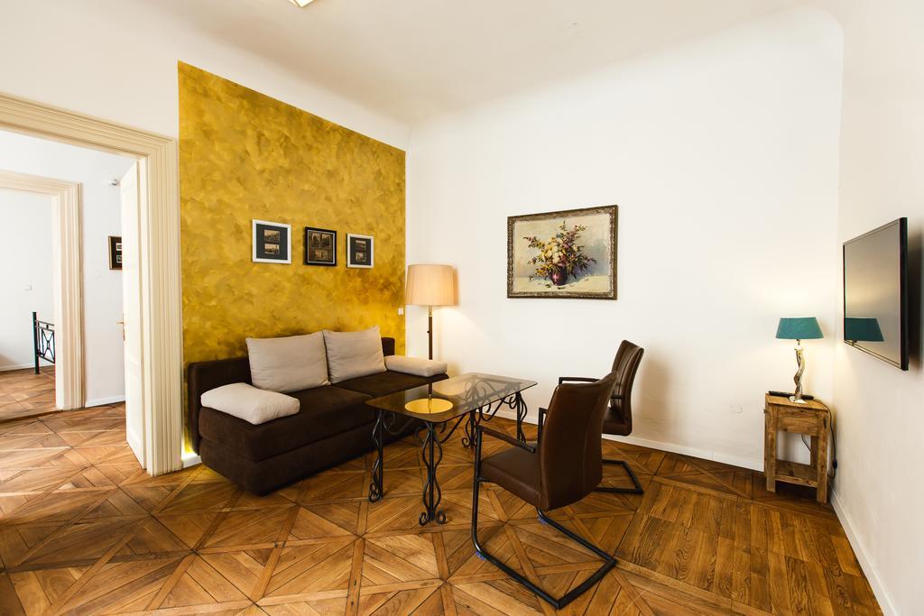 One-Bedroom Apartment Spa Bath