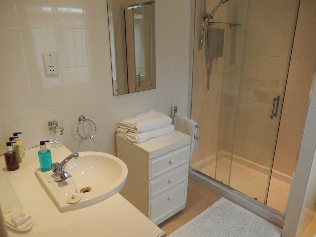 Deluxe Double Room with Shower