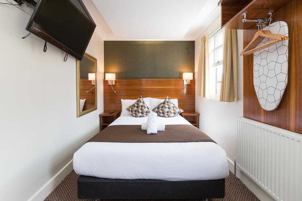 Double Room Private Bathroom