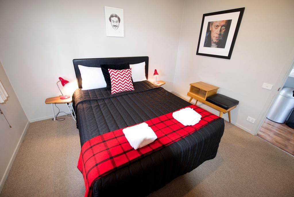 Deluxe Queen Room A
