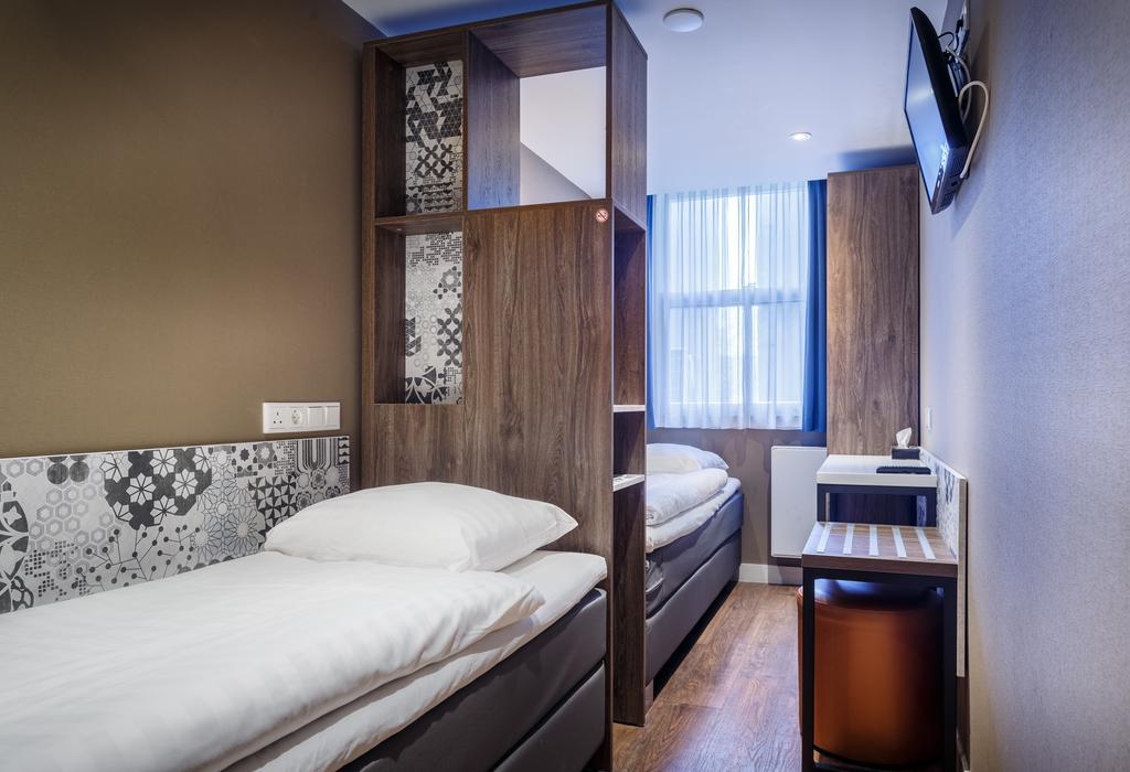 Twin Room Private Bathroom