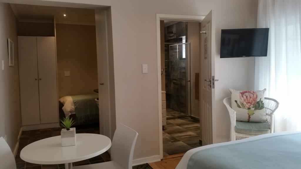 Budget Triple Room,1226155685:JPEG