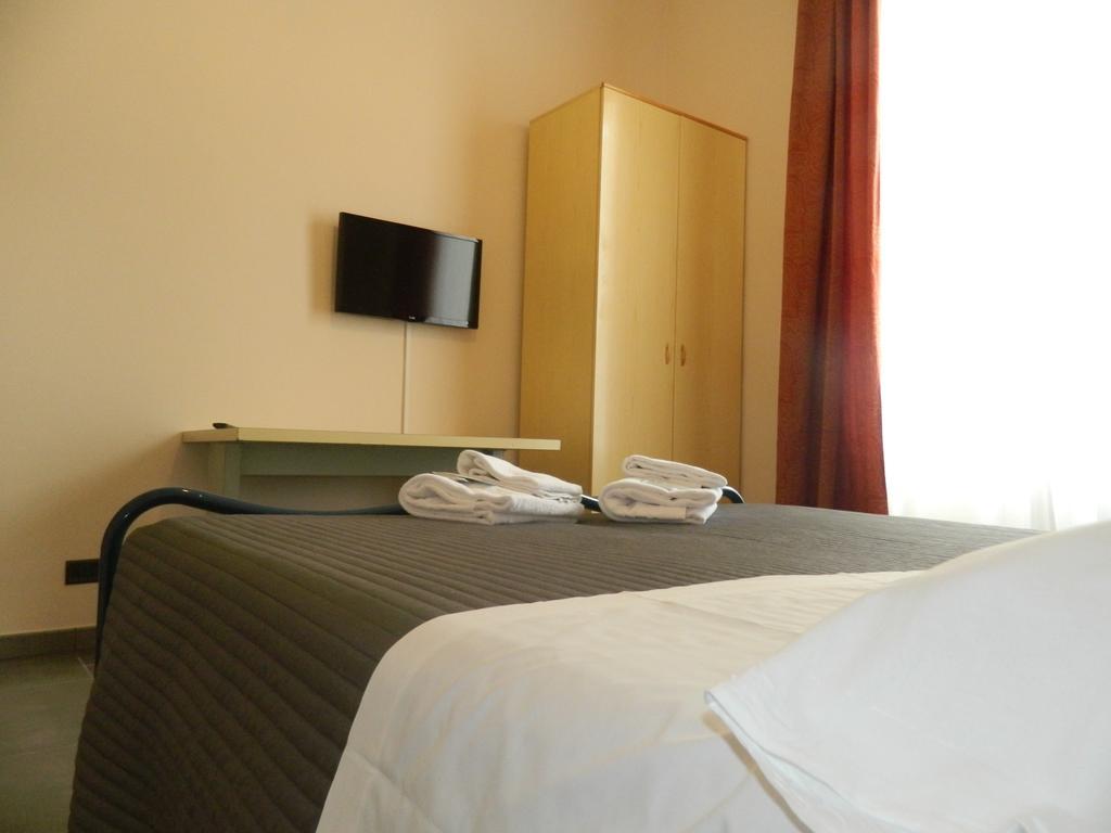 2 habitaciones comunicadas -Anexo