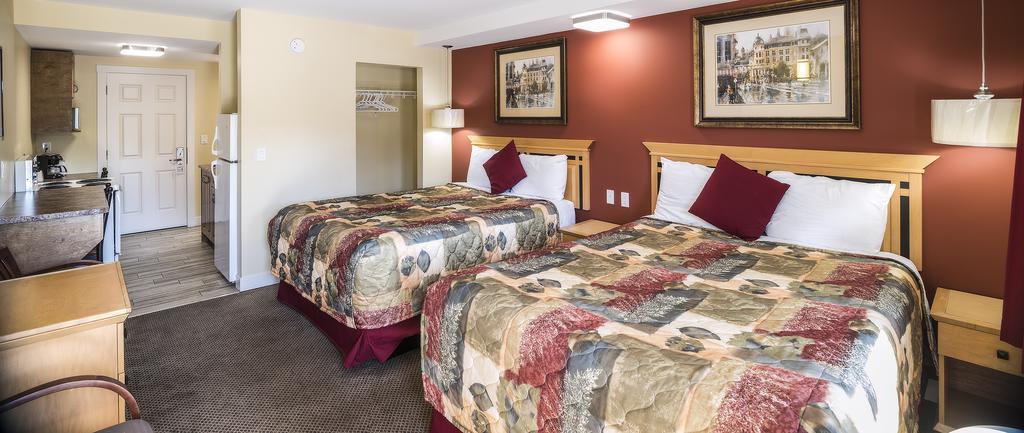 Deluxe Queen Room Two Queen Beds