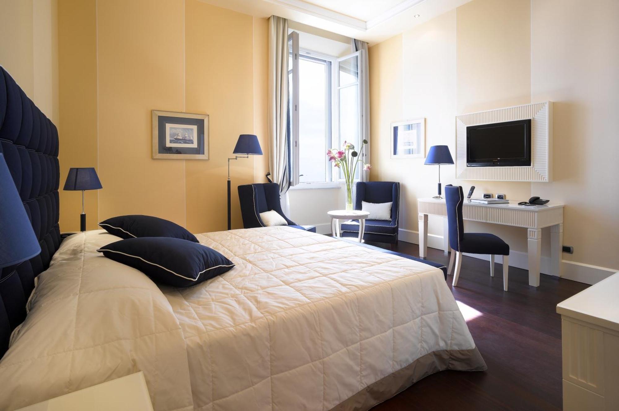 Superior Twin/Queen Room with Sea View,1274663473:JPEG