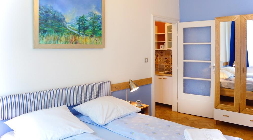 Habitación Doble con zona de cocina