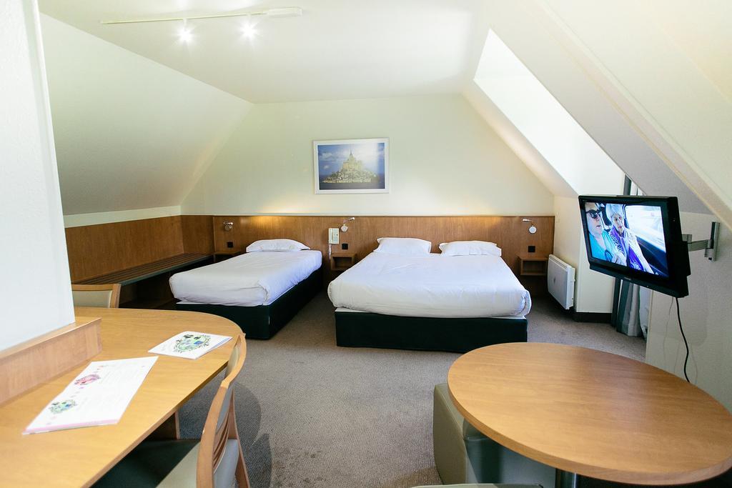 Quadruple Room with Bath,462922869:JPEG