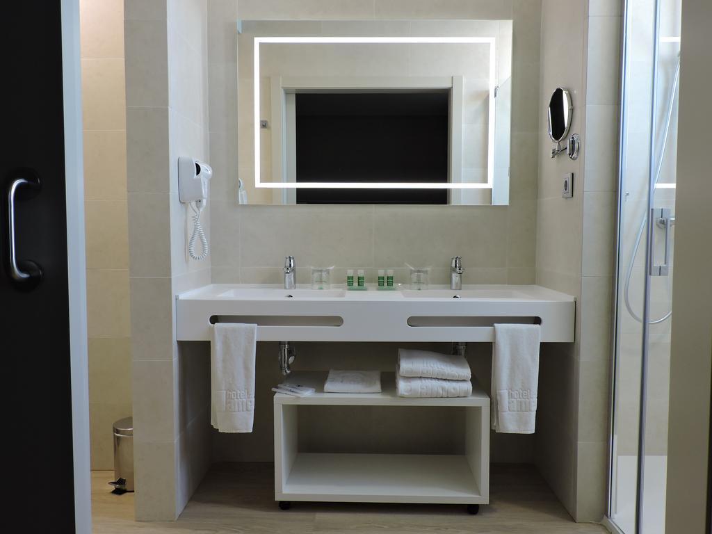 Deluxe Double or Twin Room Terrace