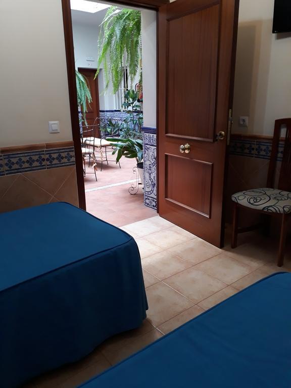 Twin Room Private External Bathroom