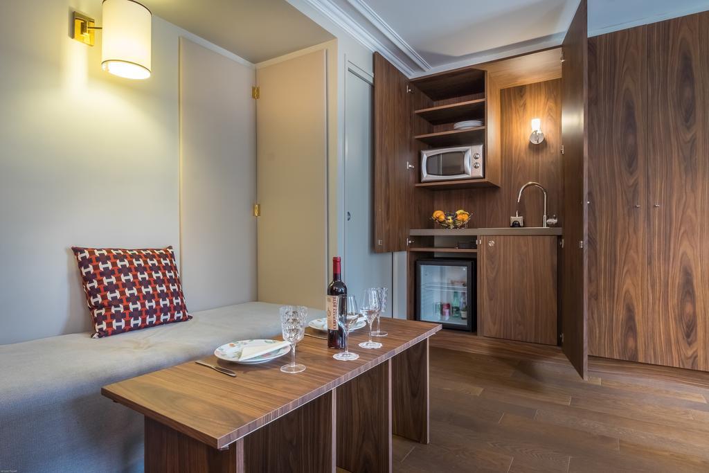 Apartment Kitchenette