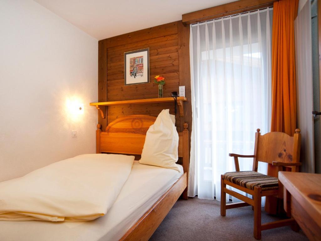 Single Room,47458219:JPEG