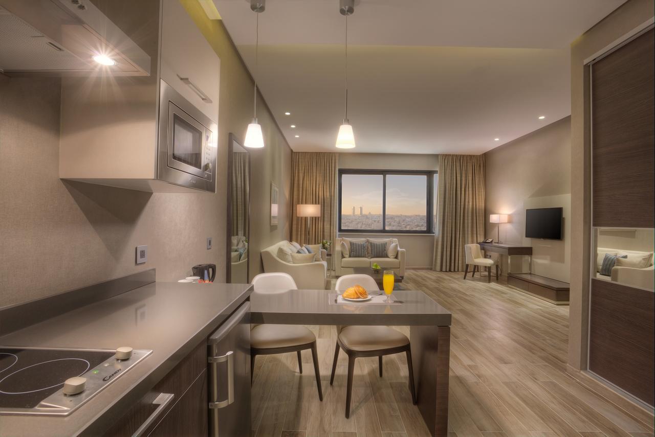 One-Bedroom Grand Suite