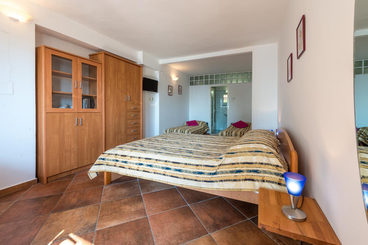 Triple Room Terrace Sea View