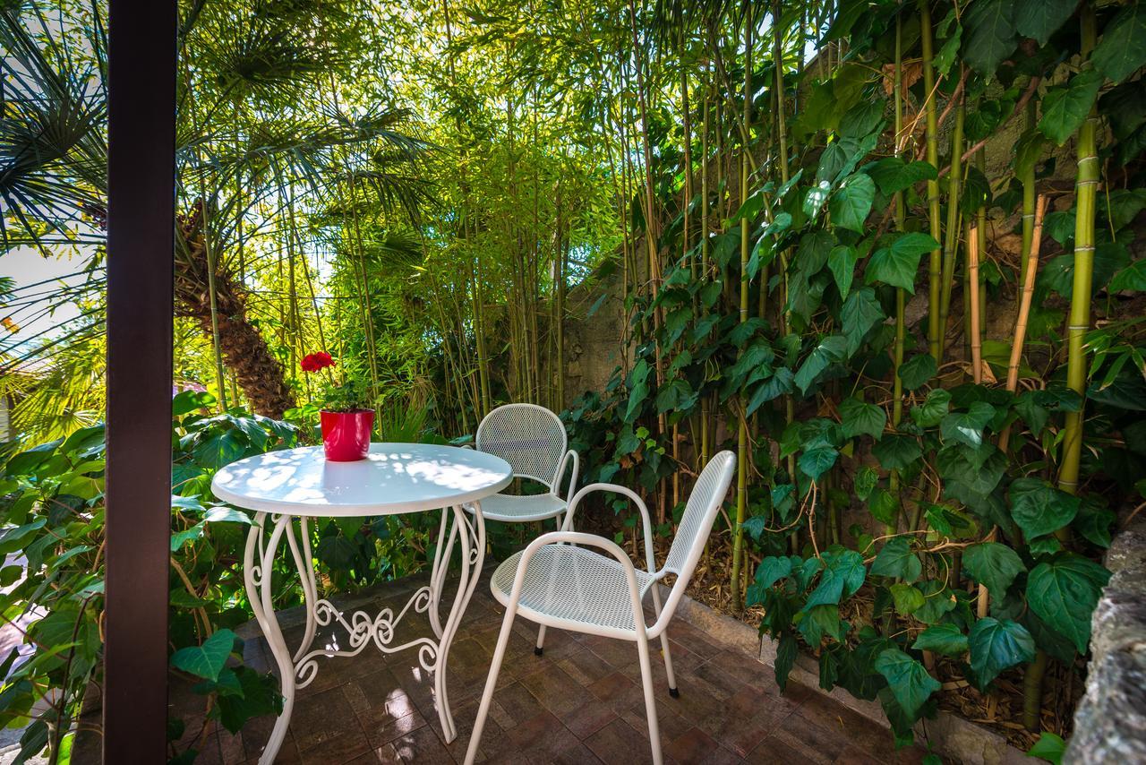 Double Room Terrace Garden View