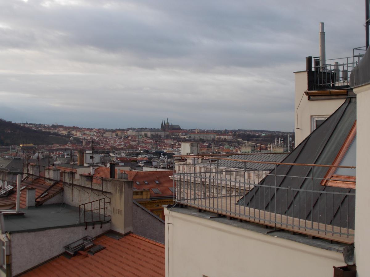 One-Bedroom Apartment Terrace Prague Castle View