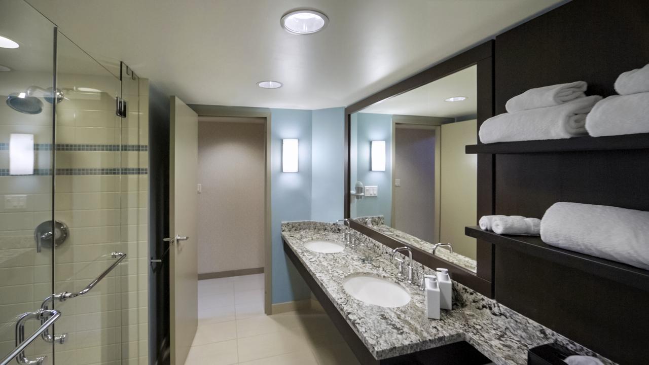 Executive King Room with Sofa Bed,1267782877:JPEG