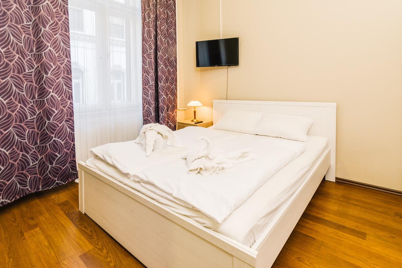 Triplex Suite