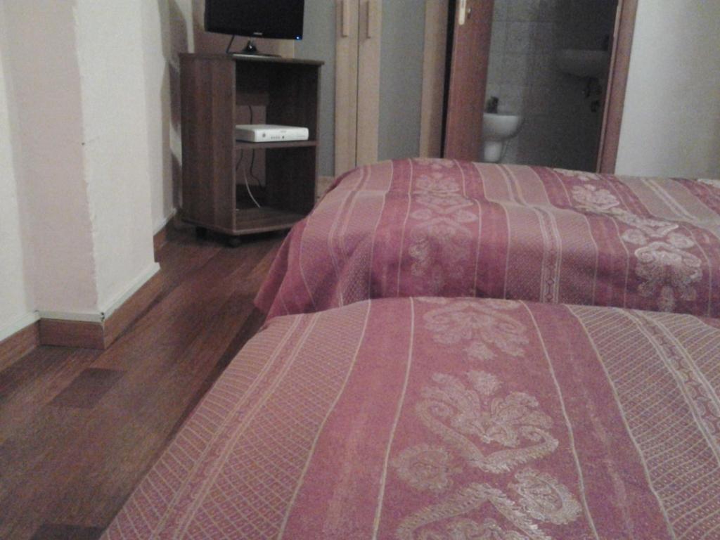 Quarto Twin Standard