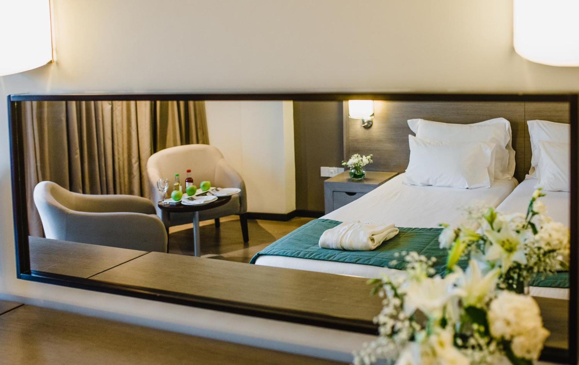 Deluxe Room Inland View