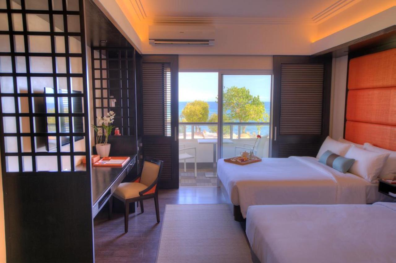 Deluxe Oceana Room