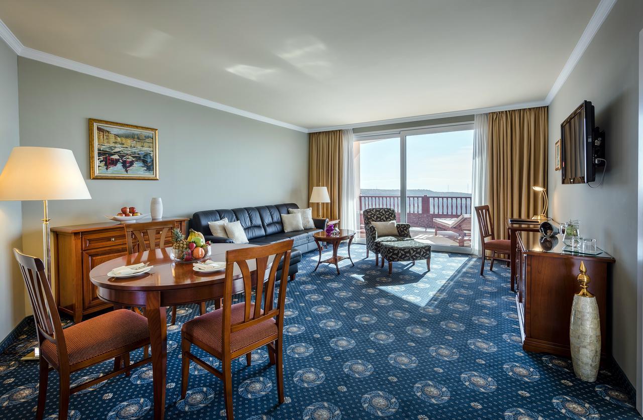 King Suite Sea View