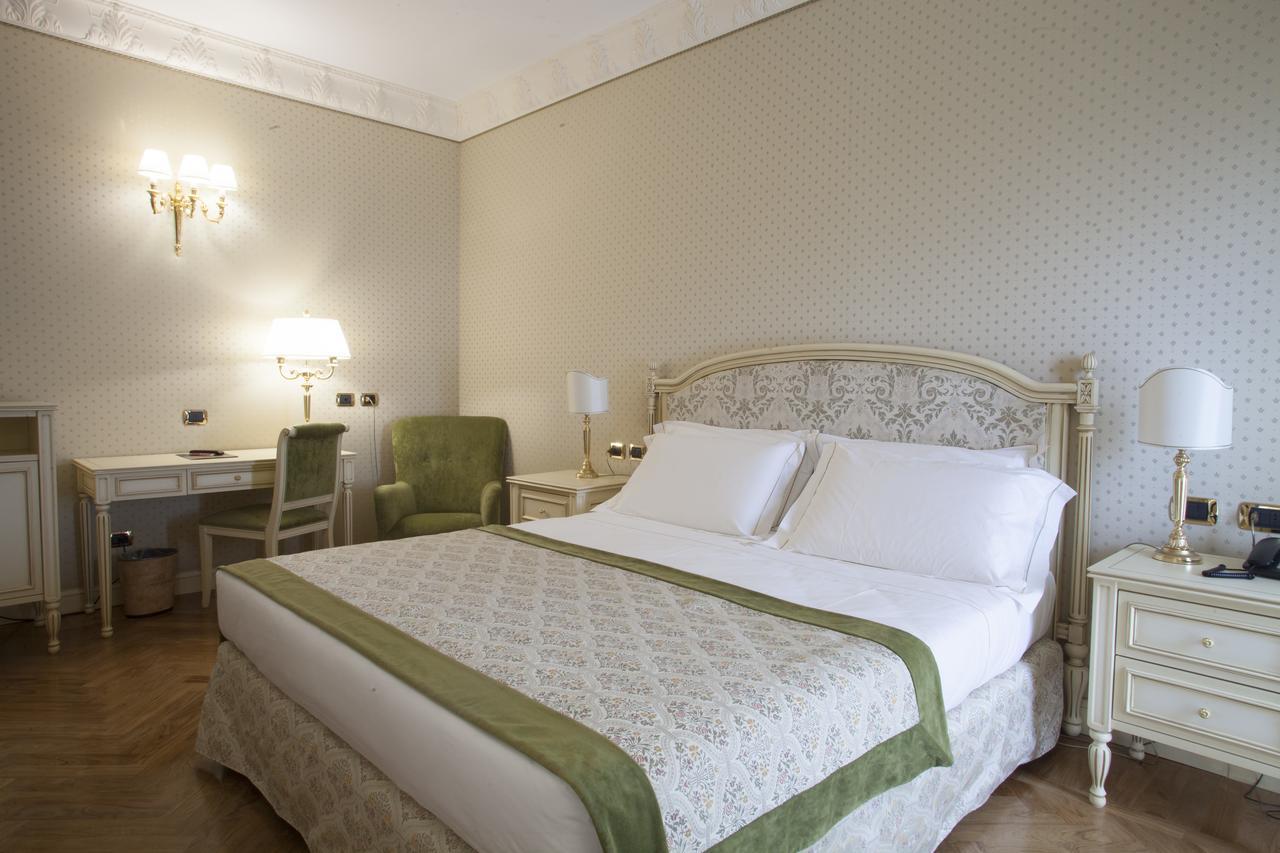 Deluxe King Room,518948880:JPEG