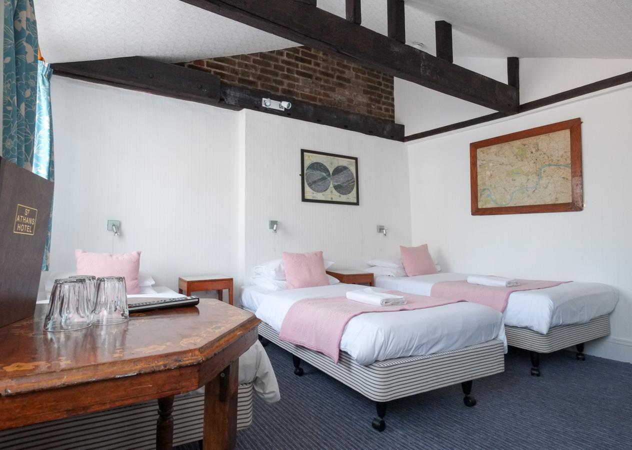 Top Floor Triple Room with Shared Bathroom