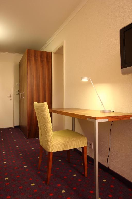 Standard Double or Twin Room,52157255:JPEG