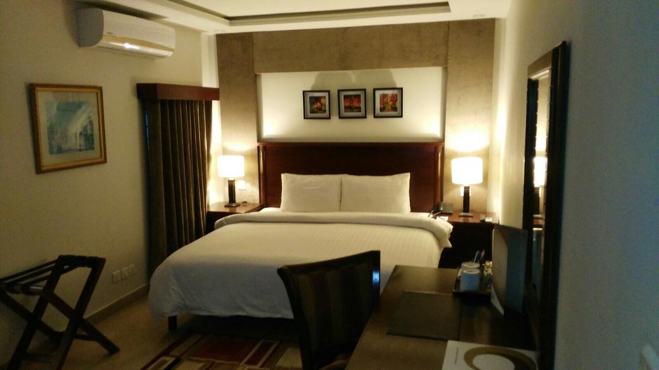 Deluxe King Room