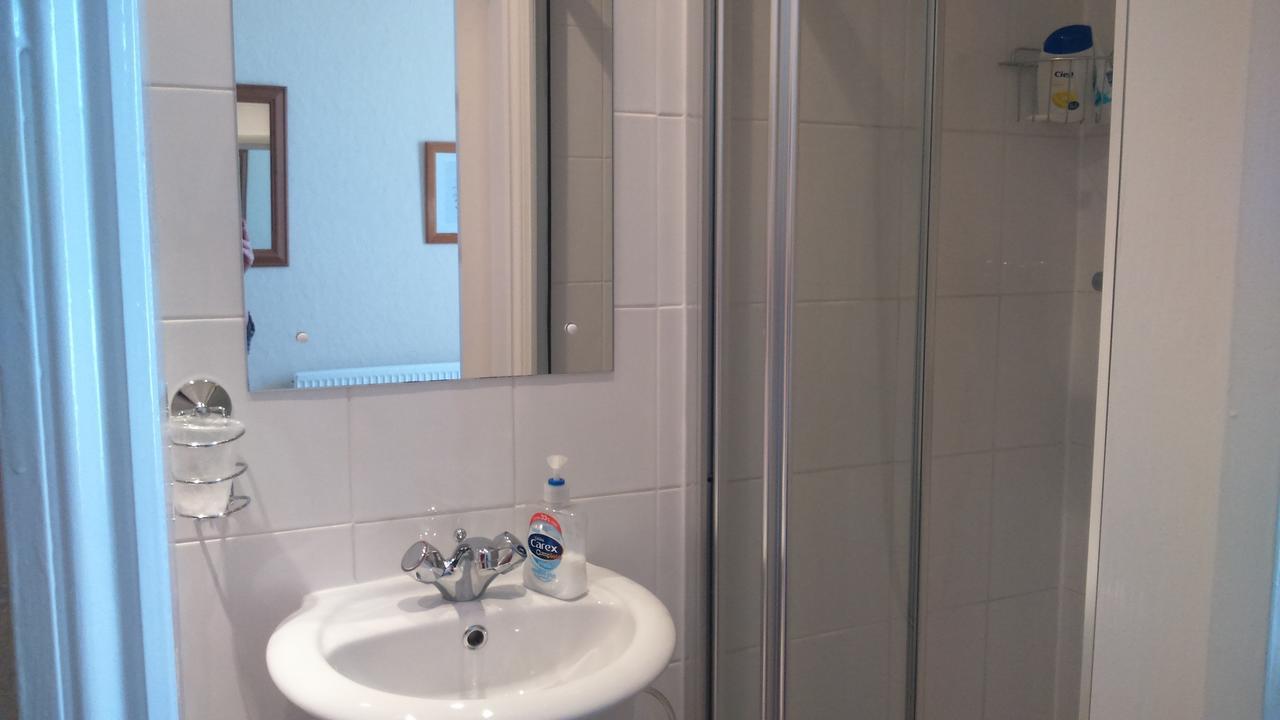 Single Room Private Bathroom