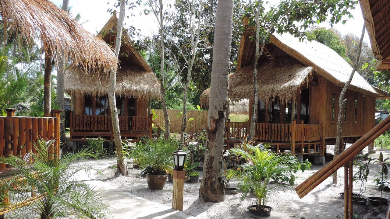 Bungalow Garden View