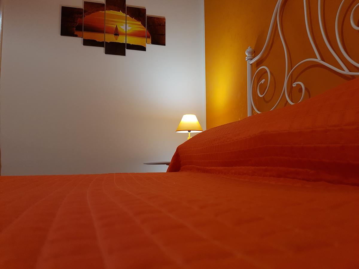 Quarto com Cama de Casal ou 2 de Solteiro e Banheiro Privativo