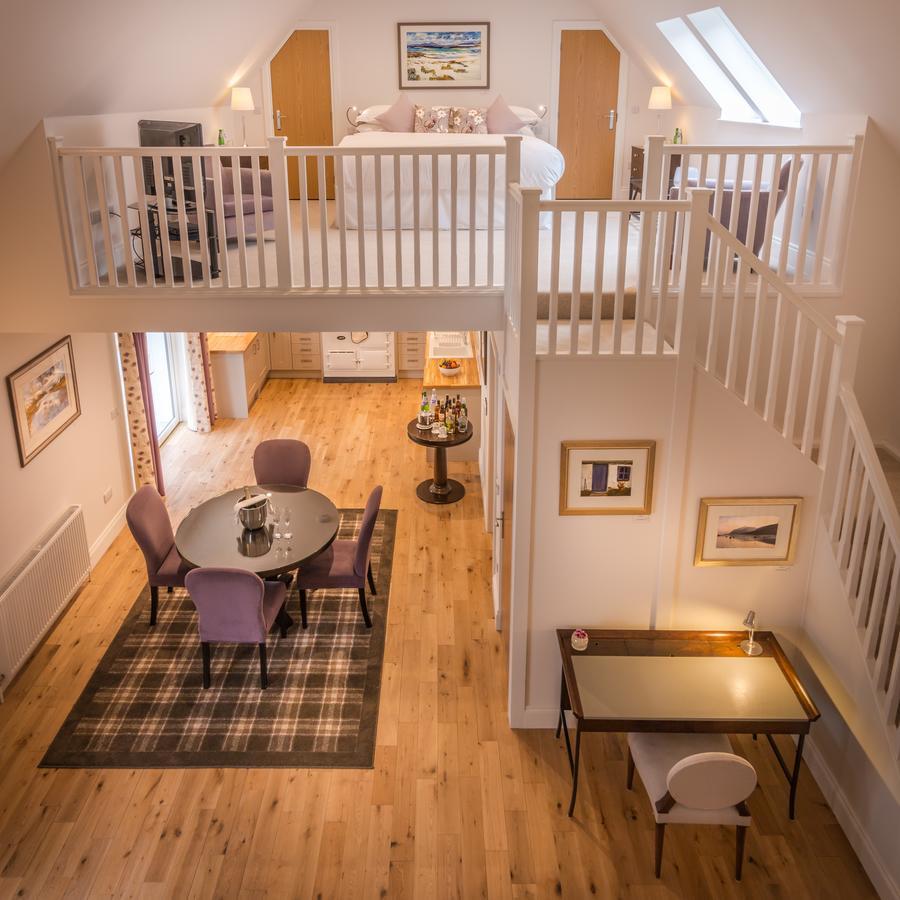 Deluxe Strathcona Lodge 12