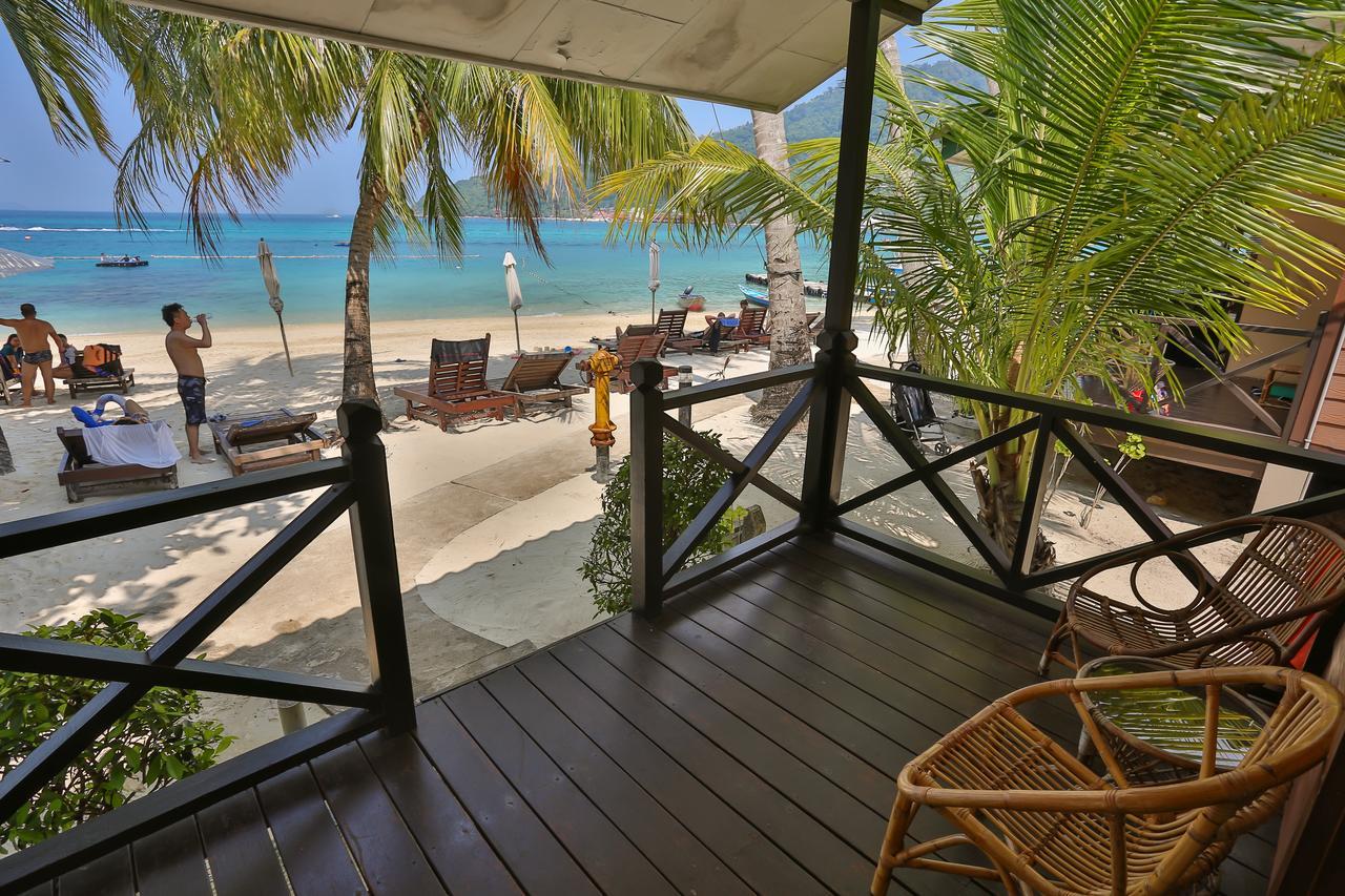 Deluxe Beach Front Chalet
