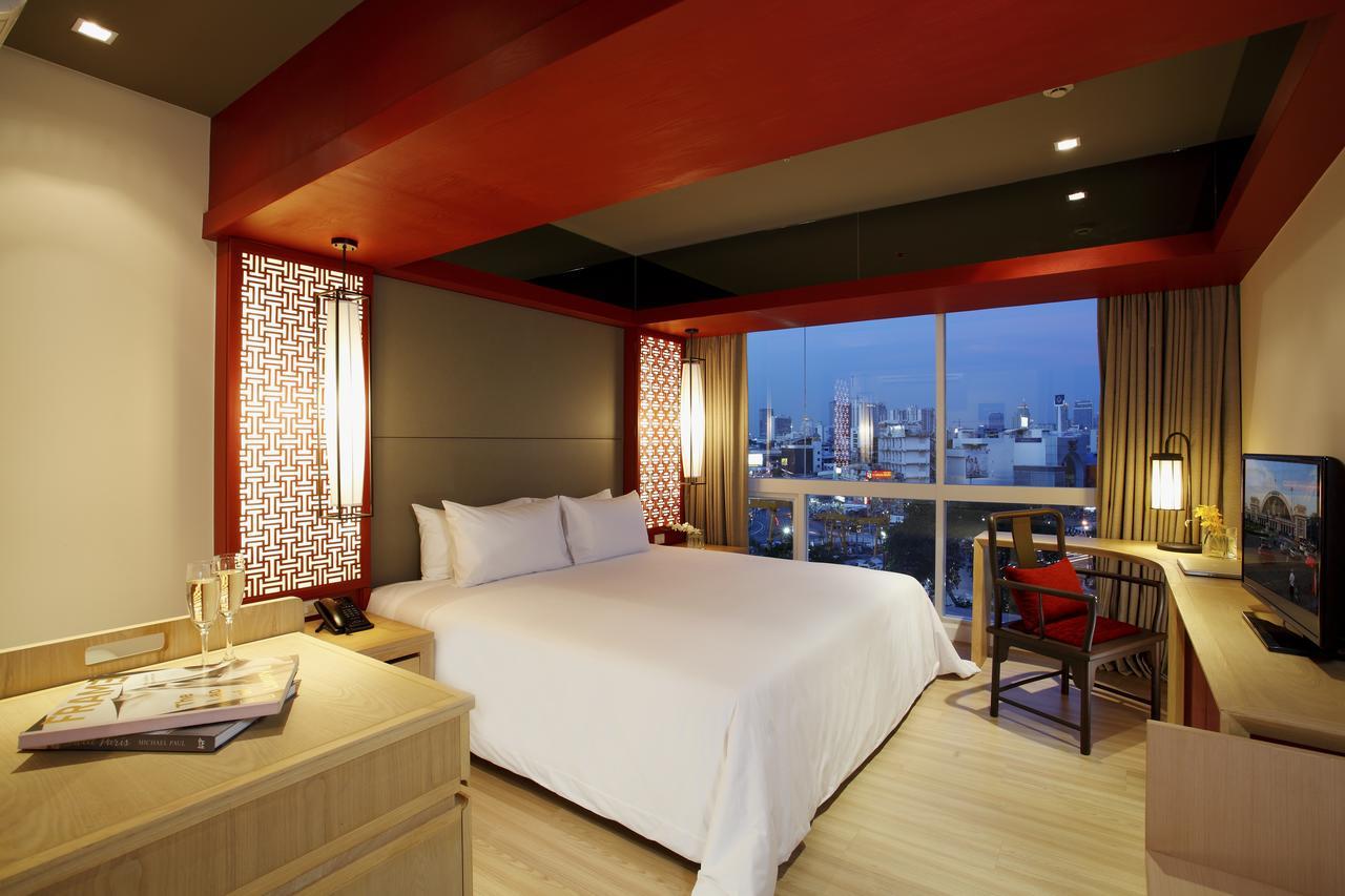 Deluxe King Room City View