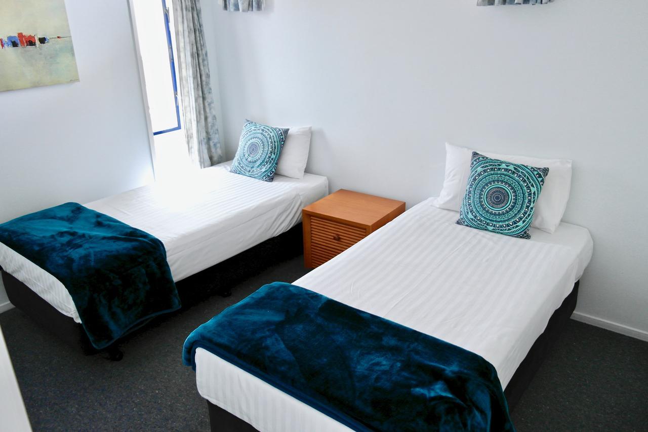One-Bedroom Suite Sea View