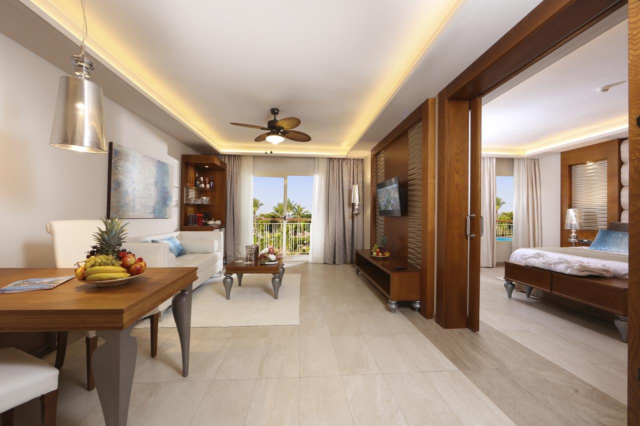 Mirage Club Suite mit 1 Schlafzimmer und kostenfreiem WLAN nur für Erwachsene über 18 Jahre