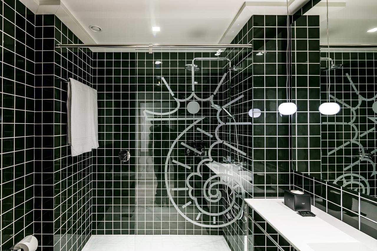 One-Bedroom Apartment,535846998:JPEG
