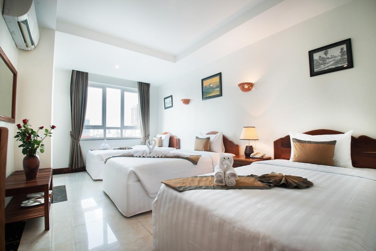 Deluxe Triple Room City View