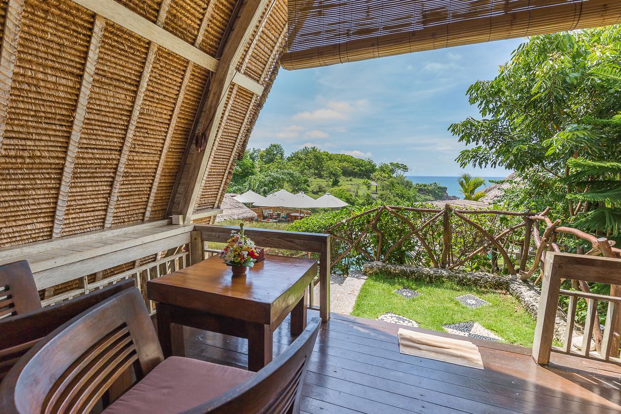 Beachfront Master Deluxe Bungalow Sea View
