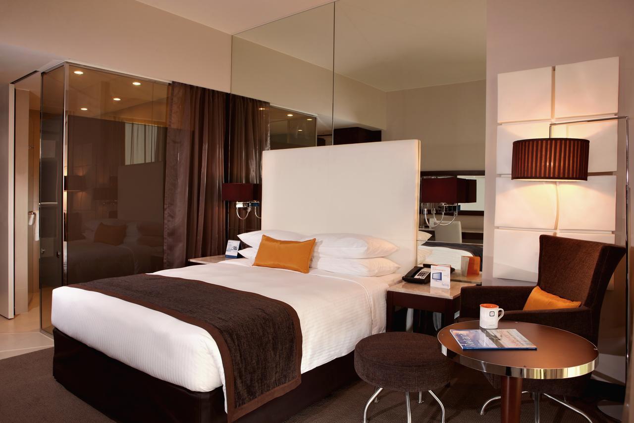 Centro Room - Queen Bed