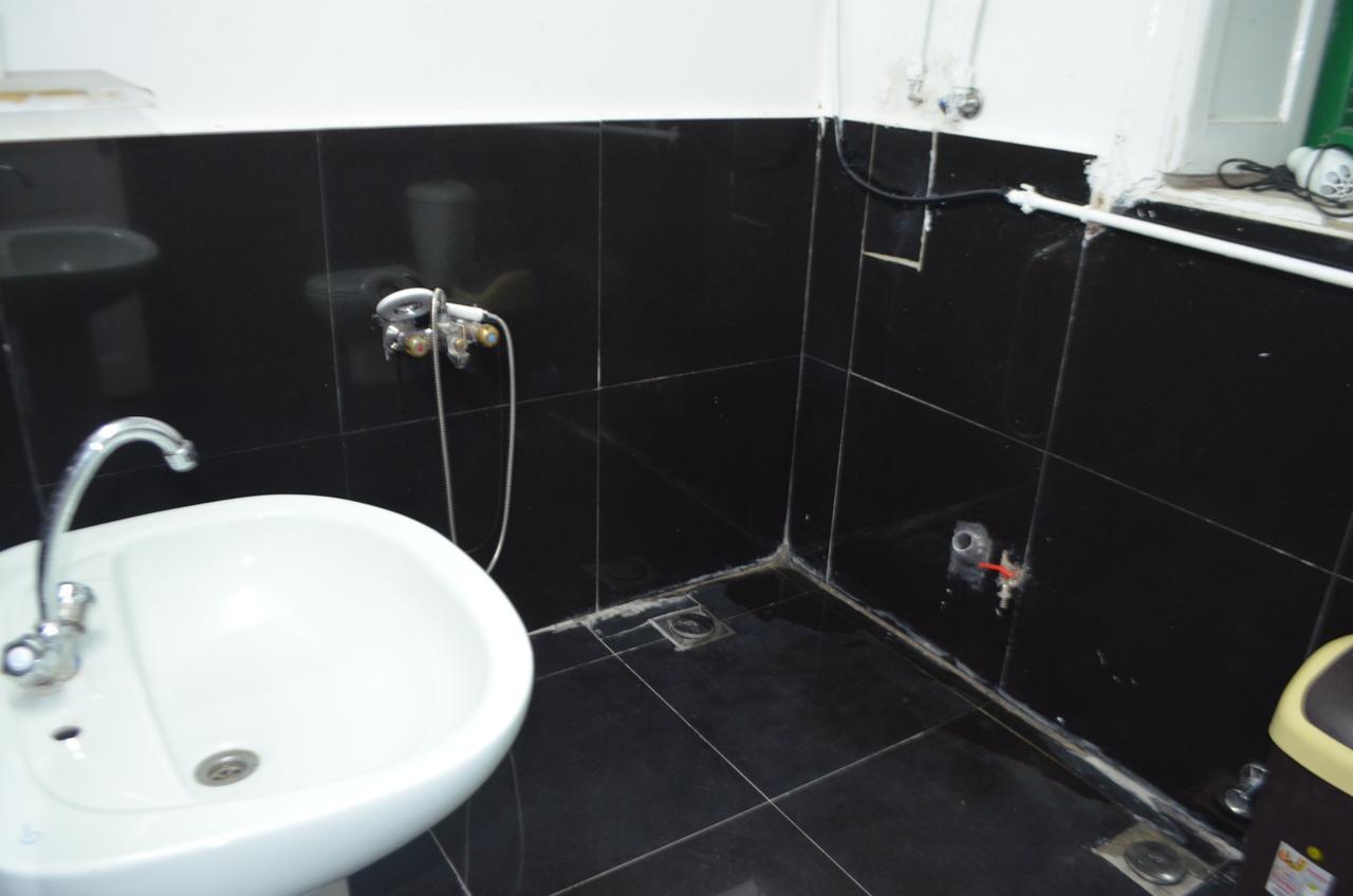 Single Room Private External Bathroom