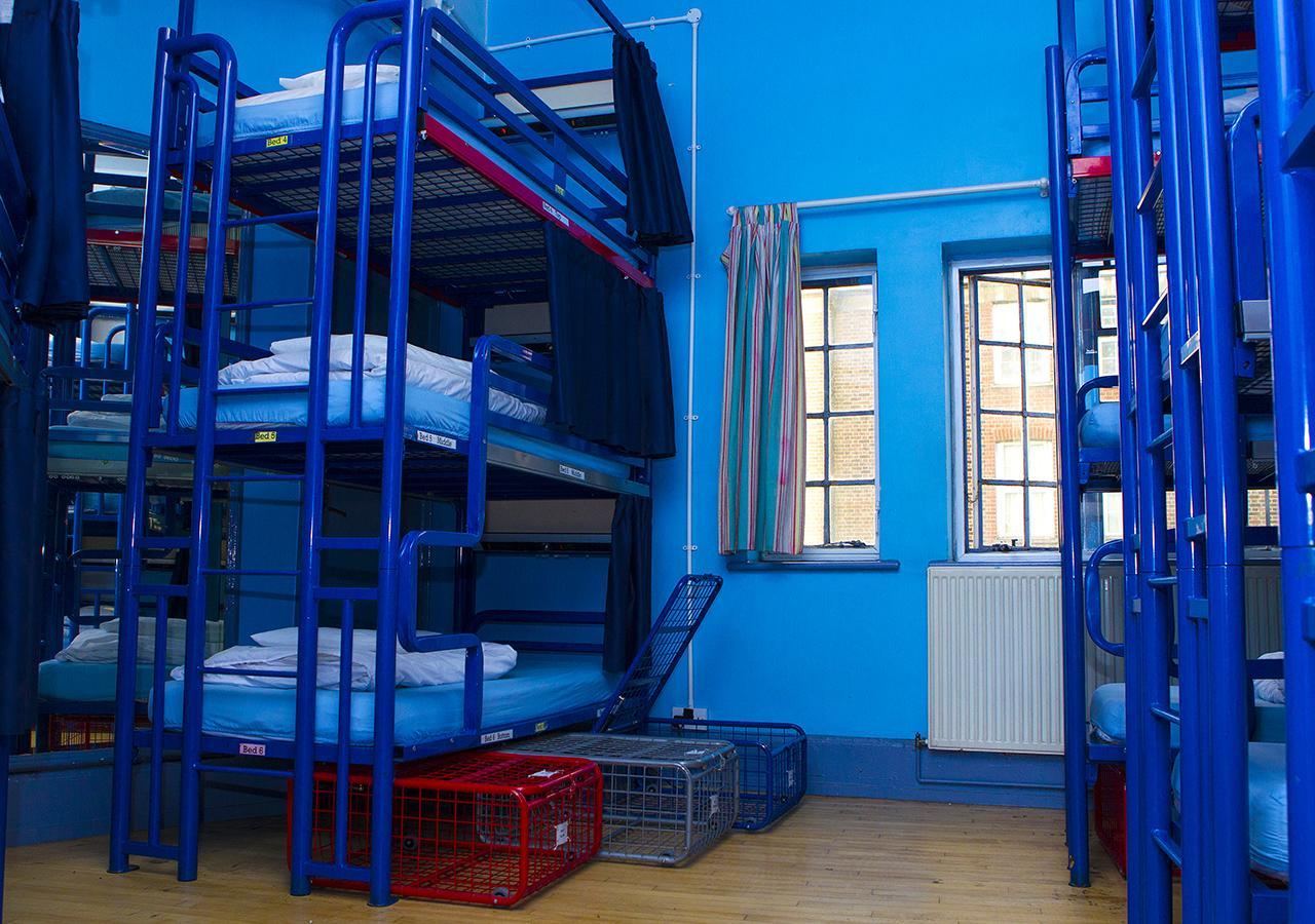 Bed 18-Bed Mixed Dormitory Room