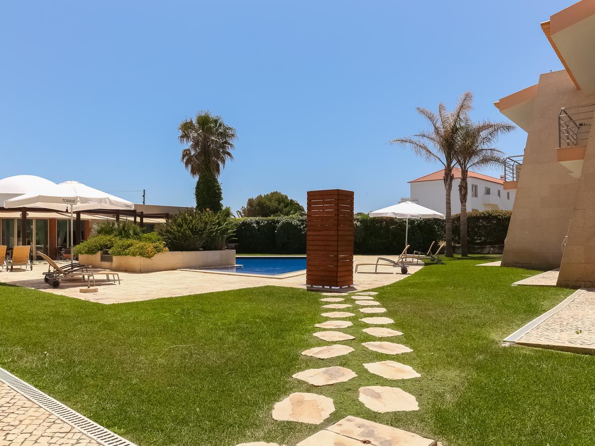 Apartamento de 1 dormitorio con vistas a la piscina - Planta baja