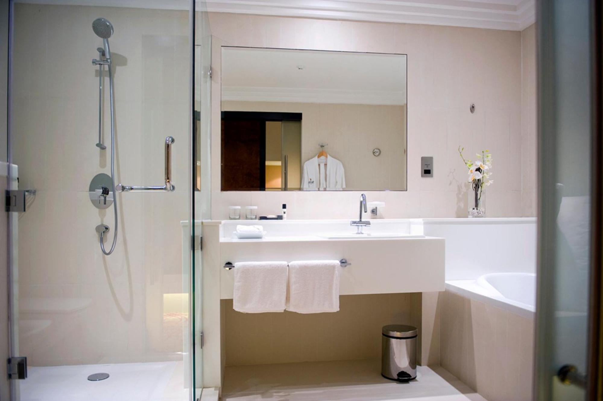 Superior Twin Room complimentary shuttle to DXB Airport Terminal 1 & 3 on all hotel operated F&B outlets