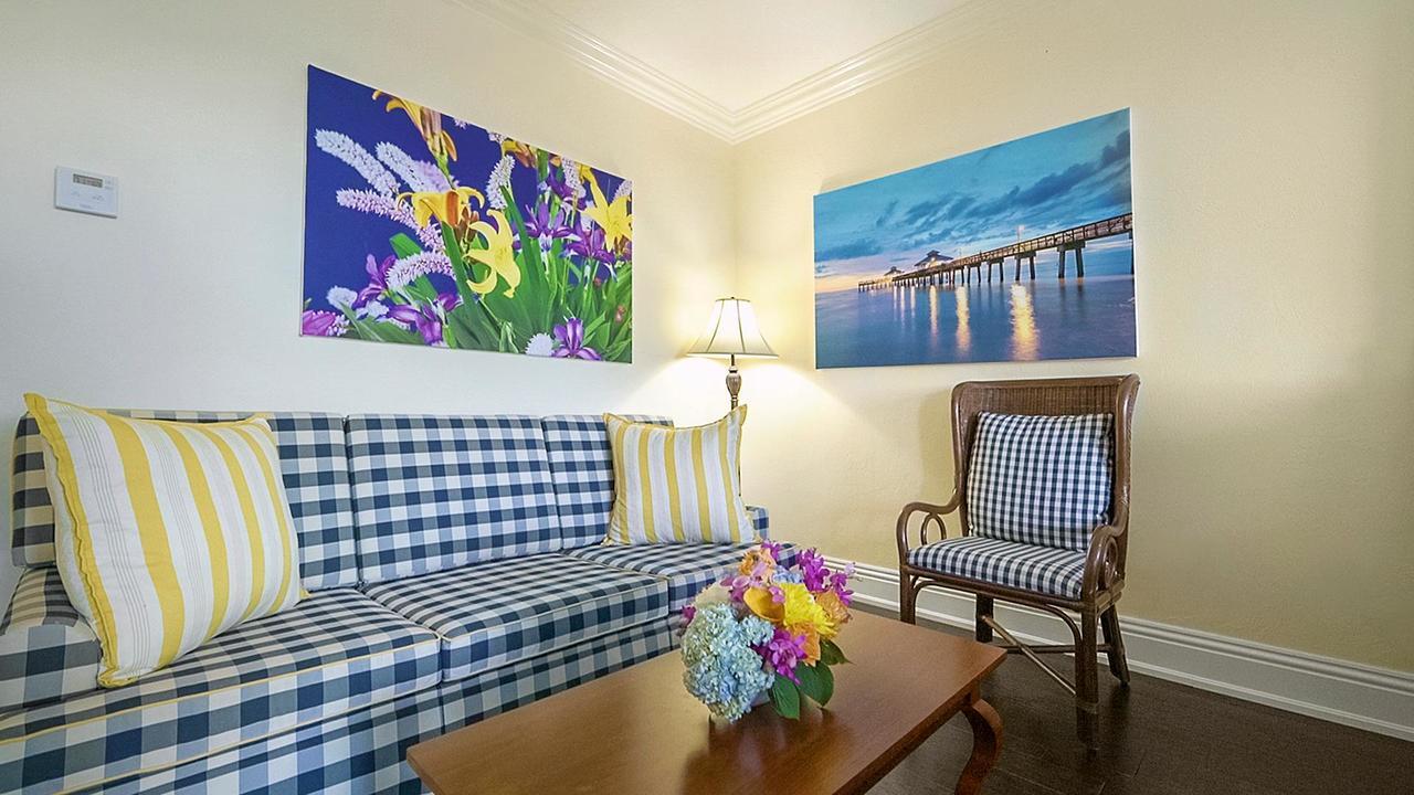 Deluxe King Room Lake View Balcony