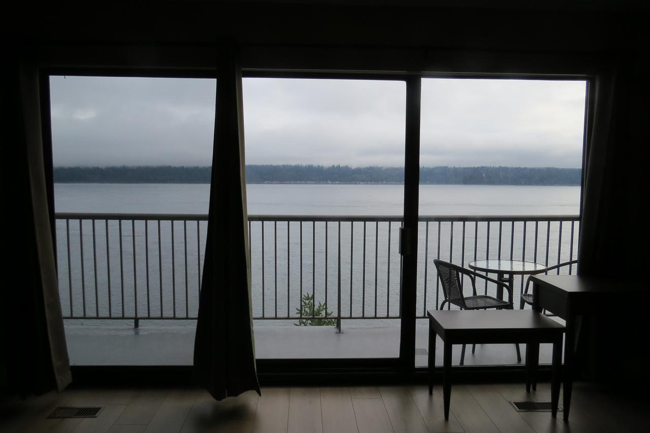 Oceanfront Full Kitchen Suite Private Balcony 2 Queen