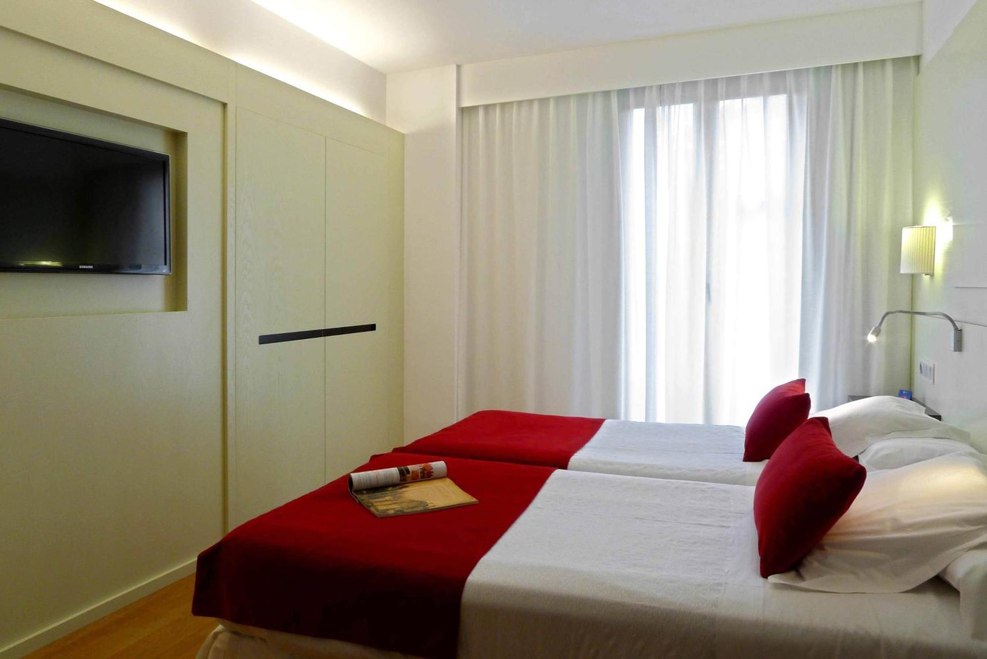 Quarto Standard com Cama de Casal ou 2 de Solteiro