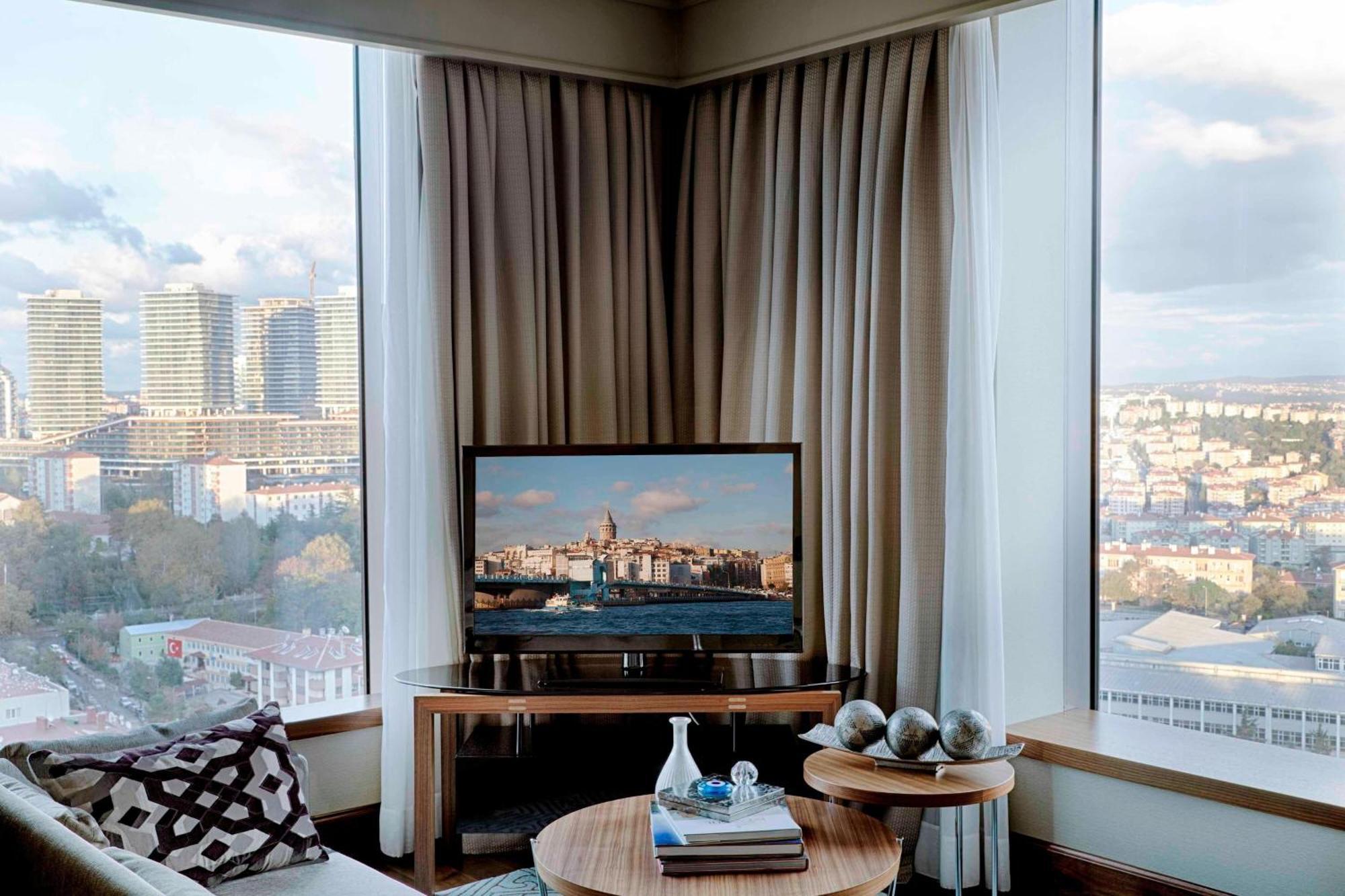 Suite Angolare con Vista Città e Accesso Lounge