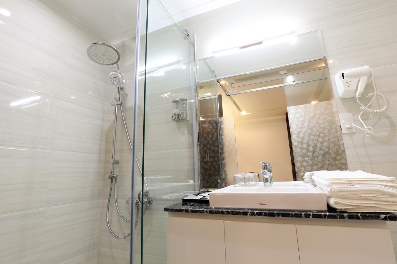 Quarto Superior com 2 Camas de Solteiro - Sem Janelas